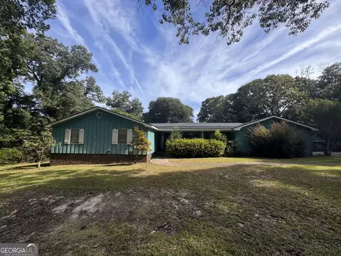 Exterior - 110 Bayview Dr, Perry, GA 31069 photo 2 of 10