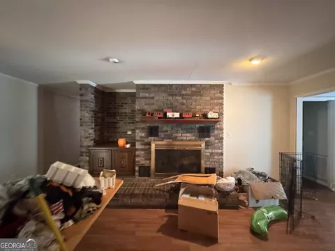 Living - 110 Bayview Dr, Perry, GA 31069 photo 4 of 4