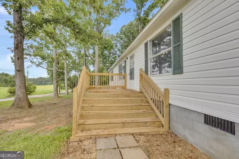 Exterior - 218 Gainesville St, Carnesville, GA 30521 photo 5 of 5