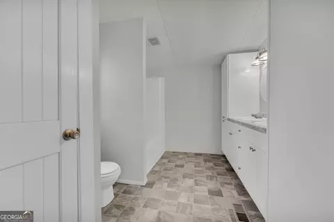 Bath - 218 Gainesville St, Carnesville, GA 30521 photo 1 of 5