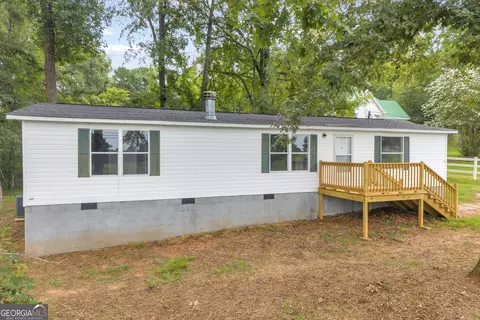 Exterior - 218 Gainesville St, Carnesville, GA 30521 photo 2 of 5