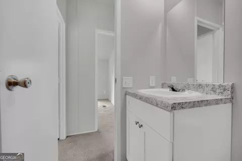 Entry Way - 218 Gainesville St, Carnesville, GA 30521 photo 7 of 7