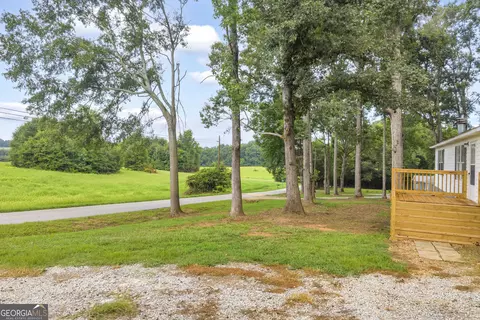 Exterior - 218 Gainesville St, Carnesville, GA 30521 photo 4 of 5