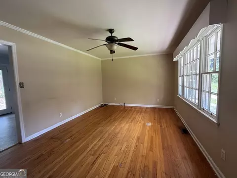 Living - 721 Central Rd, Thomson, GA 30824 photo 2 of 3