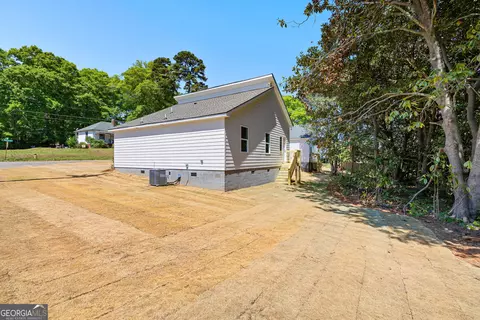 Exterior - 1302 4th Ave Stonewall St, Lagrange, GA 30240 photo 3 of 3