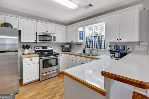 Kitchen - 35 Macadamia Ct, Covington, GA 30016 photo 1 of 2