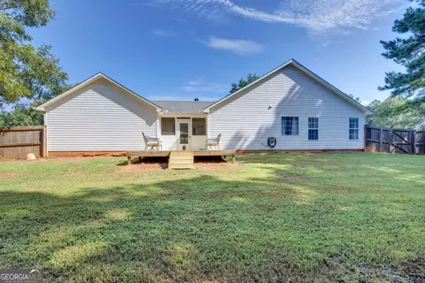 Exterior - 35 Macadamia Ct, Covington, GA 30016 photo 8 of 9