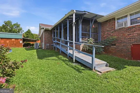 Exterior - 42 Charles St, Toccoa, GA 30577 photo 8 of 10