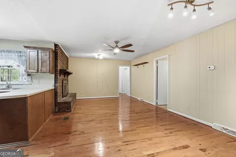Living - 42 Charles St, Toccoa, GA 30577 photo 1 of 7