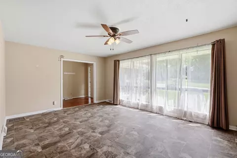 Living - 42 Charles St, Toccoa, GA 30577 photo 7 of 7