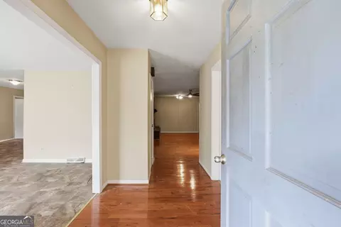 Entry Way - 42 Charles St, Toccoa, GA 30577 photo 1 of 2