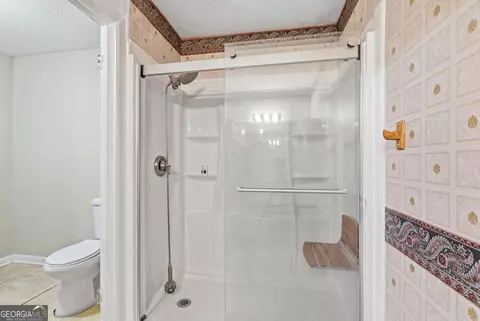 Bath - 42 Charles St, Toccoa, GA 30577 photo 3 of 4
