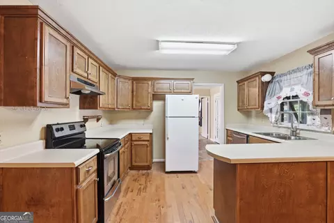 Kitchen - 42 Charles St, Toccoa, GA 30577 photo 1 of 4