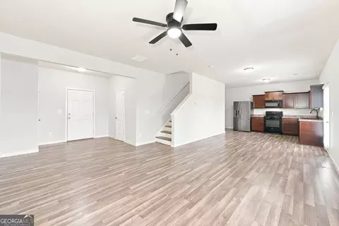 Living - 1043 Sutherland Dr, Winder, GA 30680 photo 1 of 2