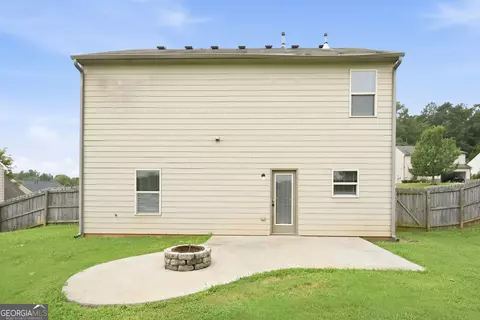 Exterior - 1043 Sutherland Dr, Winder, GA 30680 photo 2 of 3