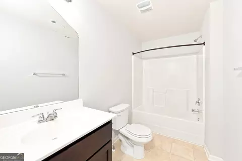 Bath - 1043 Sutherland Dr, Winder, GA 30680 photo 2 of 2