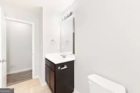 Entry Way - 1043 Sutherland Dr, Winder, GA 30680 photo 2 of 2