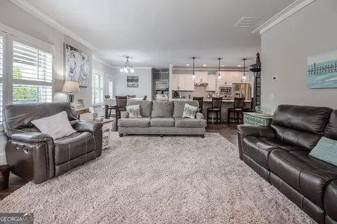 Living - 810 Legends Dr, Monroe, GA 30655 photo 2 of 4