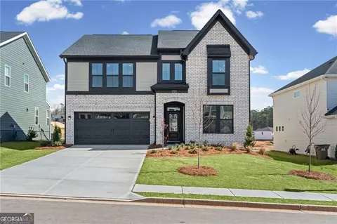 713 Crystal Lake Pkwy, Hoschton, GA 30548