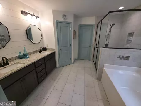 Bath - 96 Oak Leaf Way, Hamilton, GA 31811 photo 6 of 9