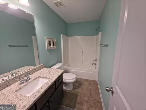 Bath - 96 Oak Leaf Way, Hamilton, GA 31811 photo 5 of 9