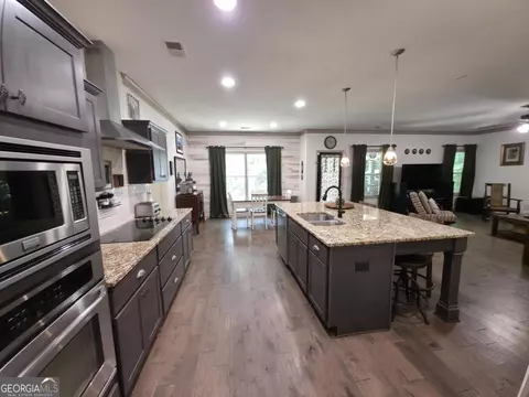 Kitchen - 96 Oak Leaf Way, Hamilton, GA 31811 photo 2 of 5