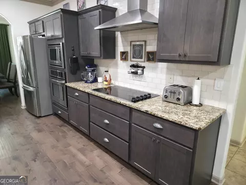 Kitchen - 96 Oak Leaf Way, Hamilton, GA 31811 photo 4 of 5
