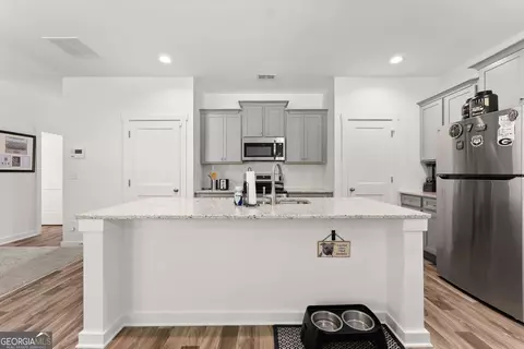Kitchen - 70 Edith Ct, Statham, GA 30666 photo 4 of 4