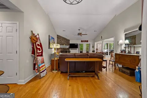 Entry Way - 39 Village Pointe Dr, Lagrange, GA 30240 photo 2 of 3
