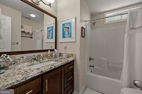 Bath - 39 Village Pointe Dr, Lagrange, GA 30240 photo 2 of 3