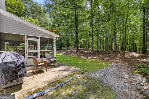 Exterior - 39 Village Pointe Dr, Lagrange, GA 30240 photo 2 of 16
