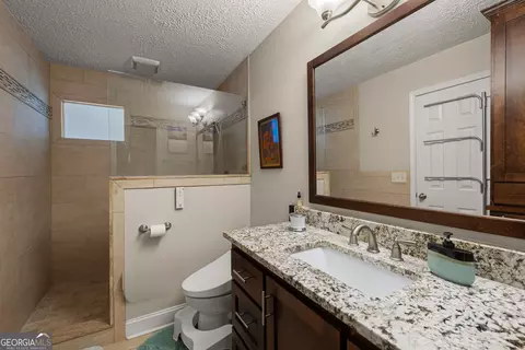 Bath - 39 Village Pointe Dr, Lagrange, GA 30240 photo 1 of 3