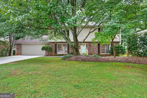 4682 Stonehenge Dr, Dunwoody, GA 30360