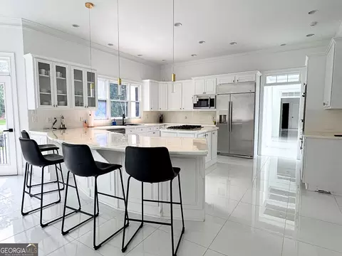 Kitchen - 302 Shadow Gln, Mcdonough, GA 30253 photo 5 of 7