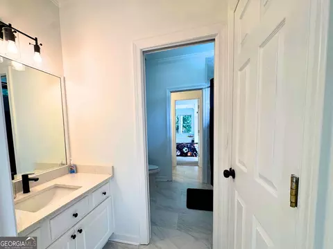 Bath - 302 Shadow Gln, Mcdonough, GA 30253 photo 2 of 4