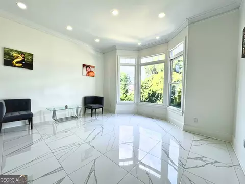 Living - 302 Shadow Gln, Mcdonough, GA 30253 photo 4 of 5