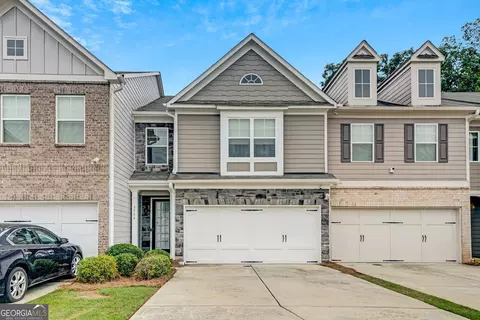 Exterior - 3908 Augustine Pl, Rex, GA 30273 photo 2 of 4