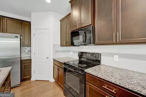 Kitchen - 3908 Augustine Pl, Rex, GA 30273 photo 6 of 7