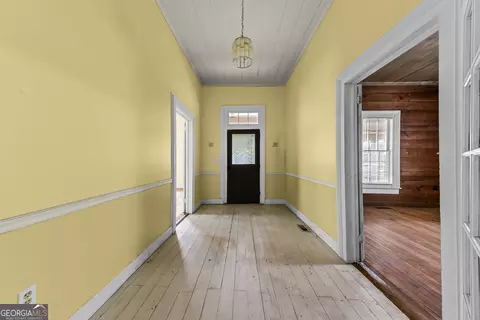 Entry Way - 1047 Dixie Rd, Covington, GA 30014 photo 2 of 4
