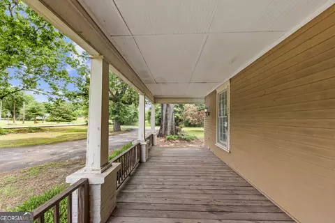 Exterior - 1047 Dixie Rd, Covington, GA 30014 photo 5 of 11