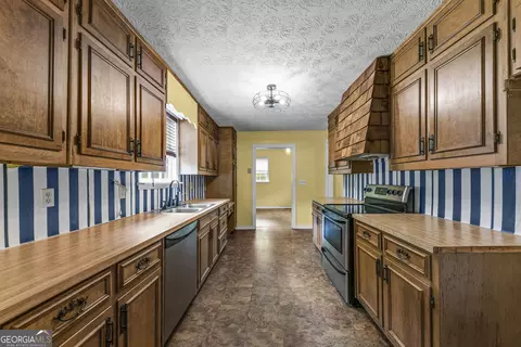 Kitchen - 1047 Dixie Rd, Covington, GA 30014 photo 1 of 3