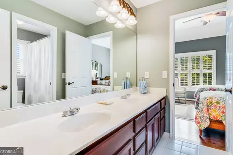 Bath - 116 Riverview Dr, Suwanee, GA 30024 photo 5 of 7