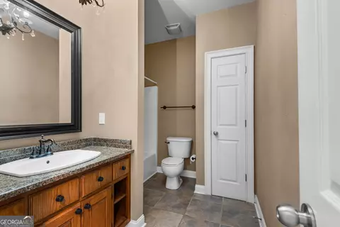 Bath - 200 Bradley Rd, Jackson, GA 30233 photo 1 of 3