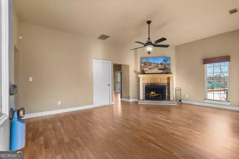 Living - 200 Bradley Rd, Jackson, GA 30233 photo 1 of 4
