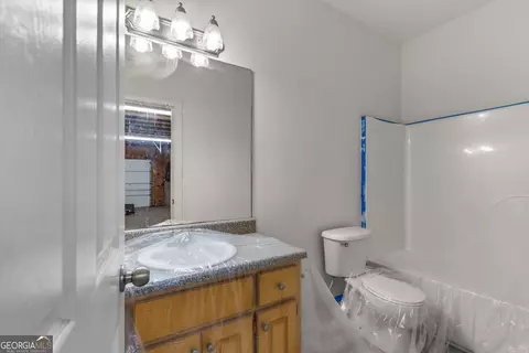 Bath - 200 Bradley Rd, Jackson, GA 30233 photo 3 of 3