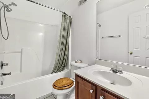 Bath - 1137 E Shoreview Rd, Mcdonough, GA 30253 photo 3 of 3
