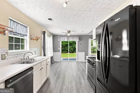 Kitchen - 1648 Graystone Dr, Hampton, GA 30228 photo 5 of 5