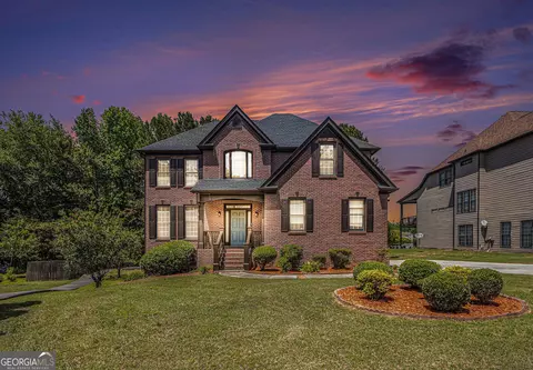 225 S Shore Ter, Fayetteville, GA 30214