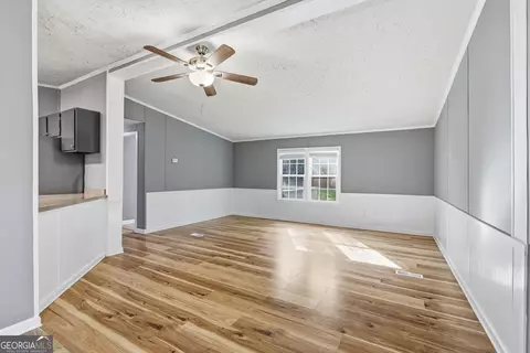 Living - 3787 Mize Rd, Toccoa, GA 30577 photo 2 of 4