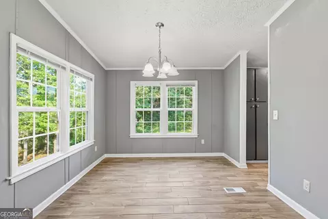 Dining - 3787 Mize Rd, Toccoa, GA 30577 photo 3 of 3